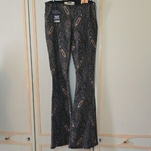 Rock & Roll Denim "Bargain Bell" Pull-On Jean in Black & Paisley~ STRETCH 30X34